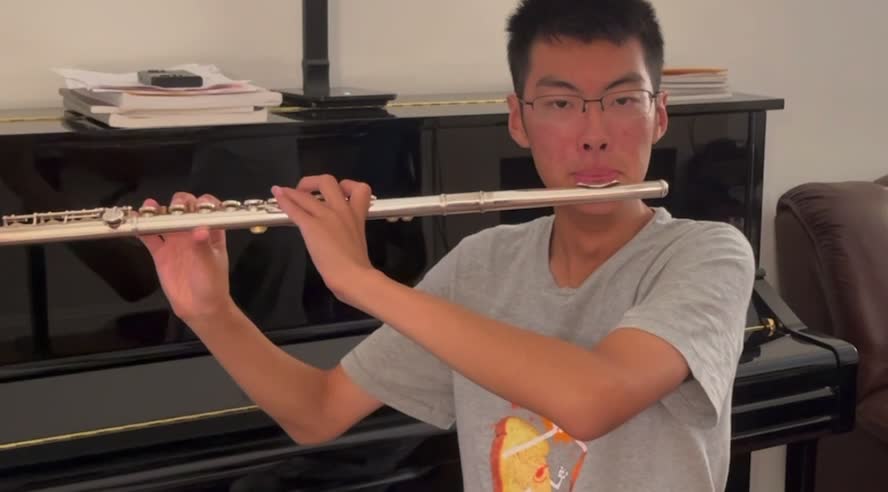 Practicing Jumps on Flute - Aaron Luan